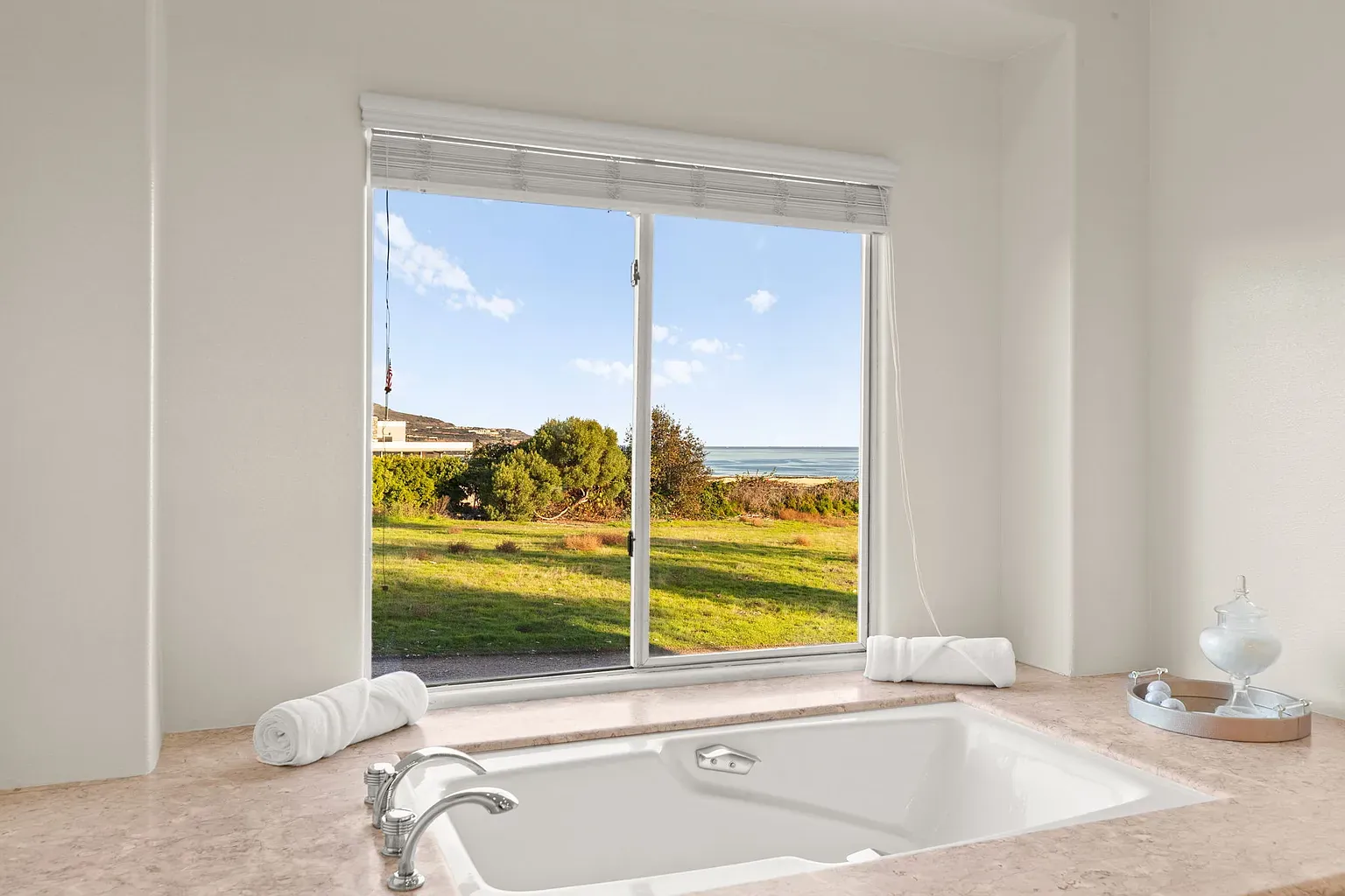 Soaking tub with ocean view