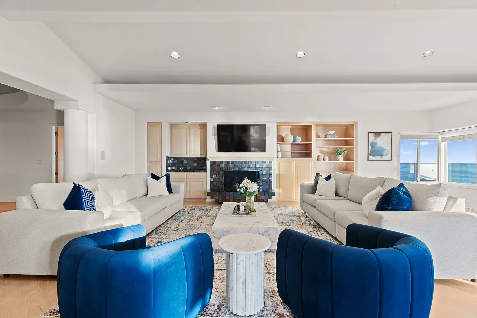 Open great room with Pacific views